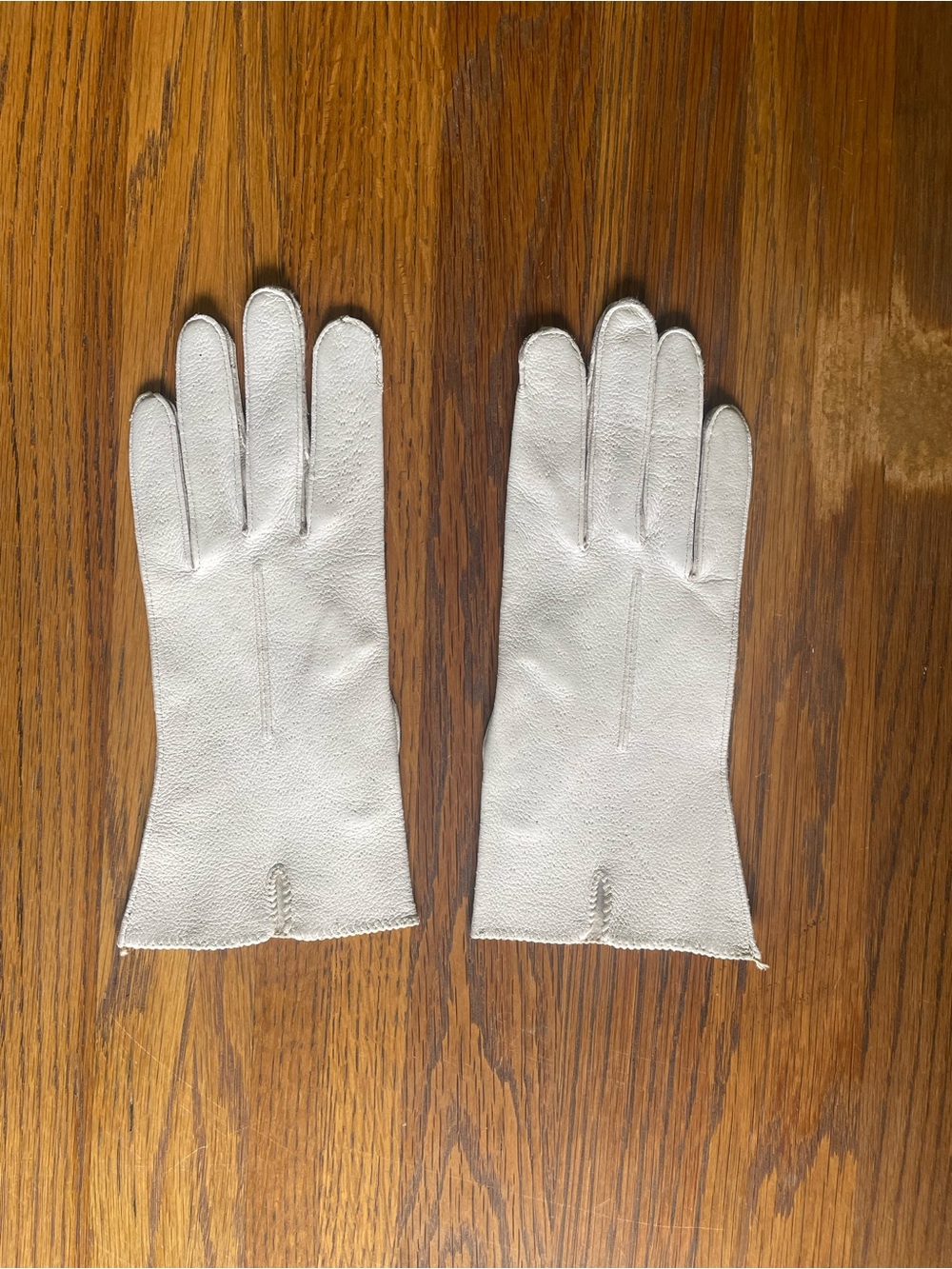 Classic White/Light Grey Leather Gloves